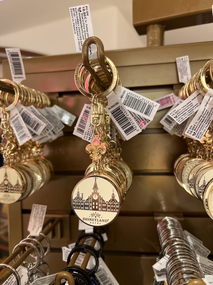 Disneyland Paris Hotel Gold Keyring view 1