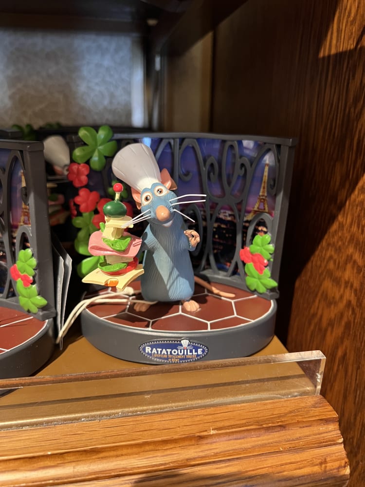 Disneyland Paris Ratatouille Remy Appetiser Figurine view 1