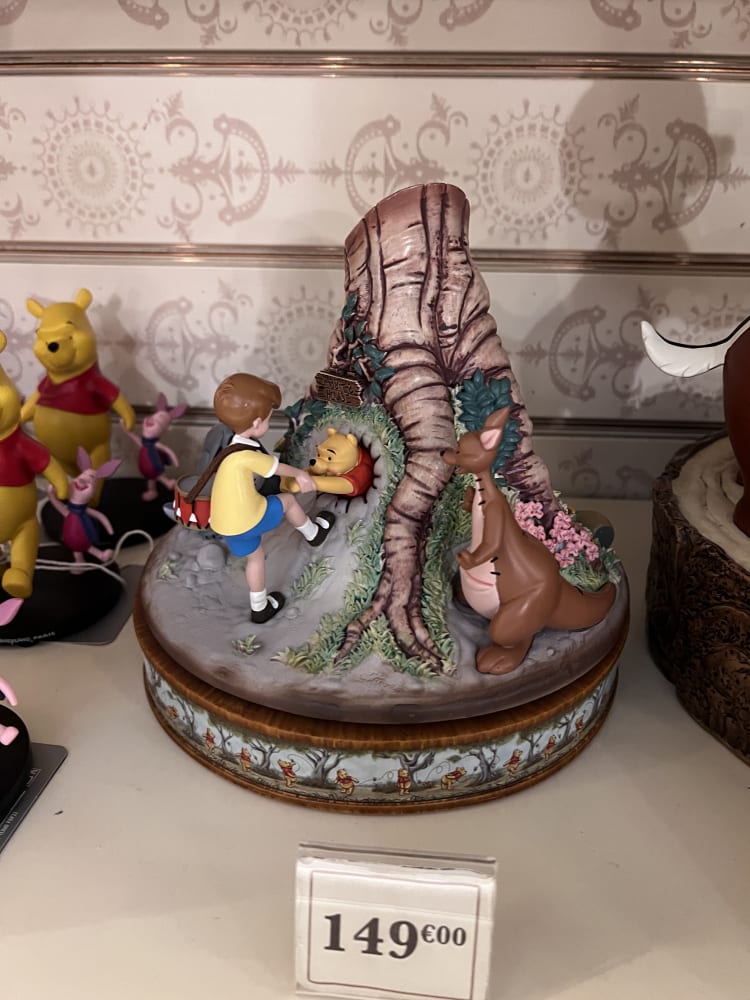 Disneyland Paris Winnie the Pooh Tree Trunk Ornament view 1