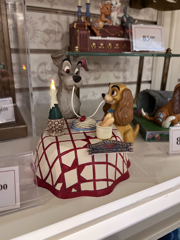 Disneyland Paris Jim Shore Lady and the Tramp Spaghetti Scene Figurine view 1