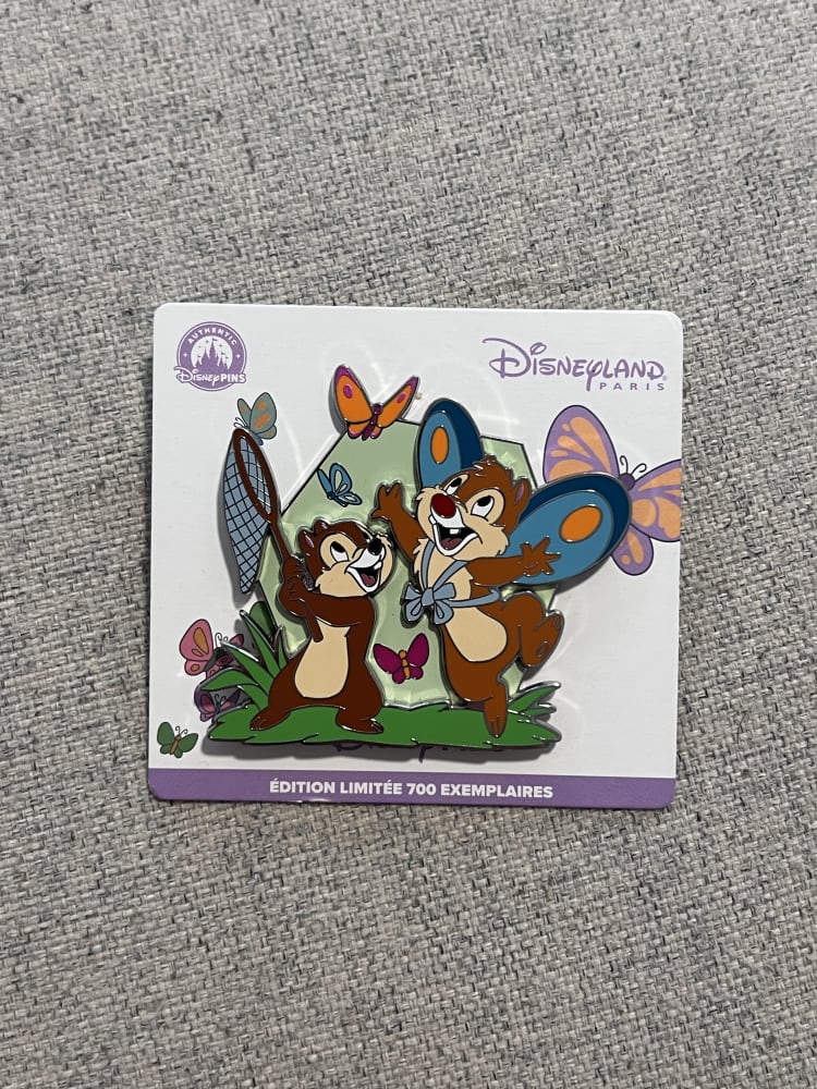 Disneyland Paris Limited Edition Butterflies Chip and Dale Pin view 1