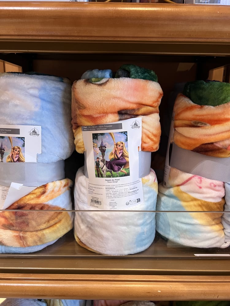 Disneyland Paris Tangled Rapunzel 130cm x 160cm Blanket Throw view 1