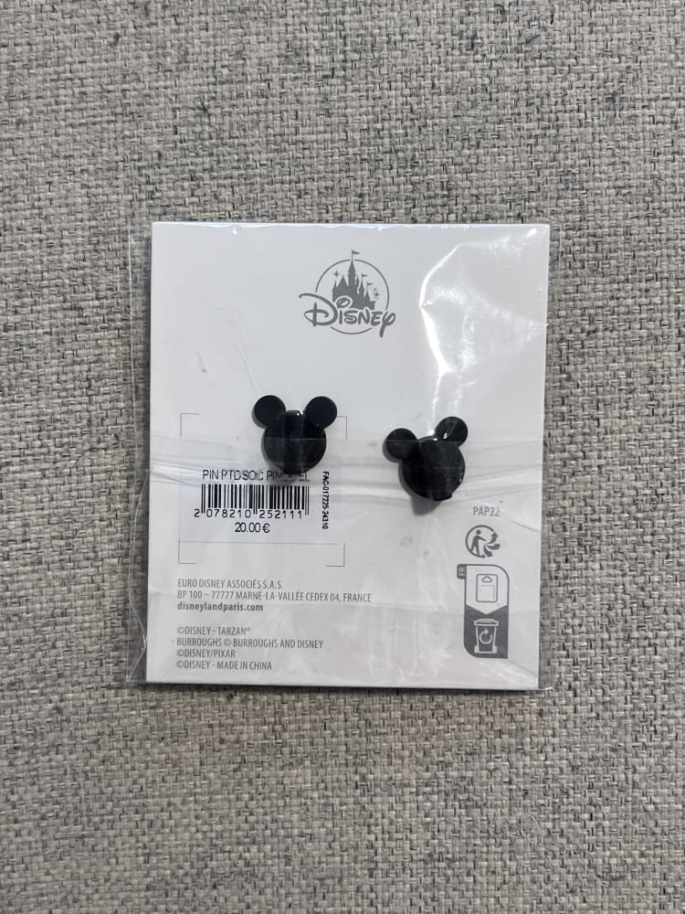 Disneyland Paris Limited Edition Symphony of Colours Pinocchio Pin view 2