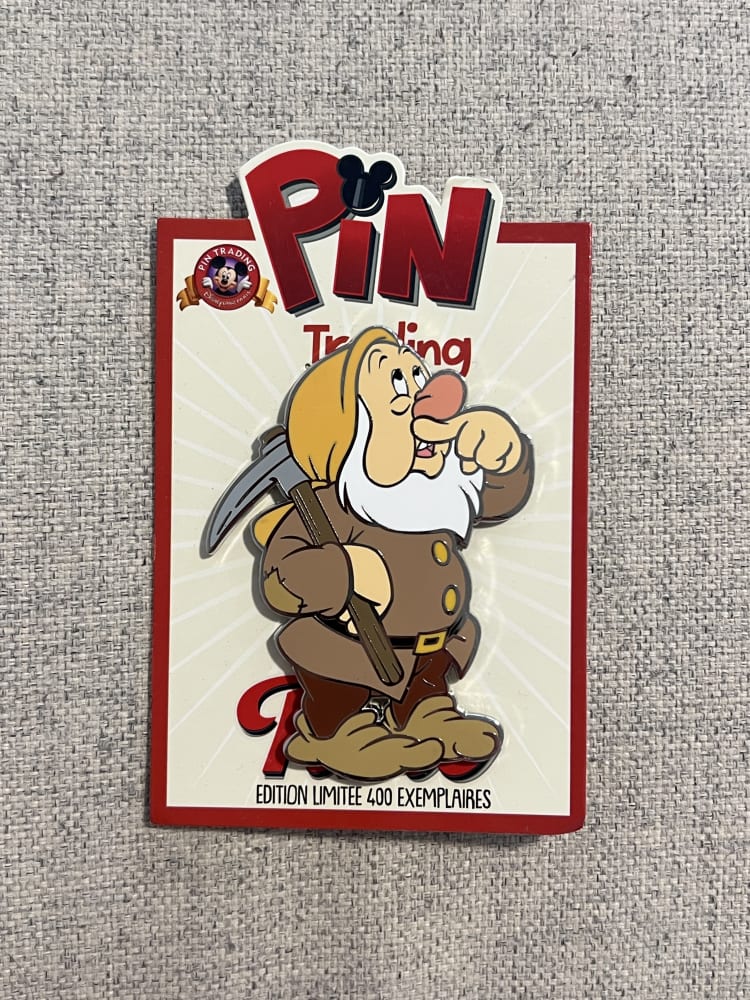 Disneyland Paris Limited Edition Pin Trading Time Sneezy Pin view 1