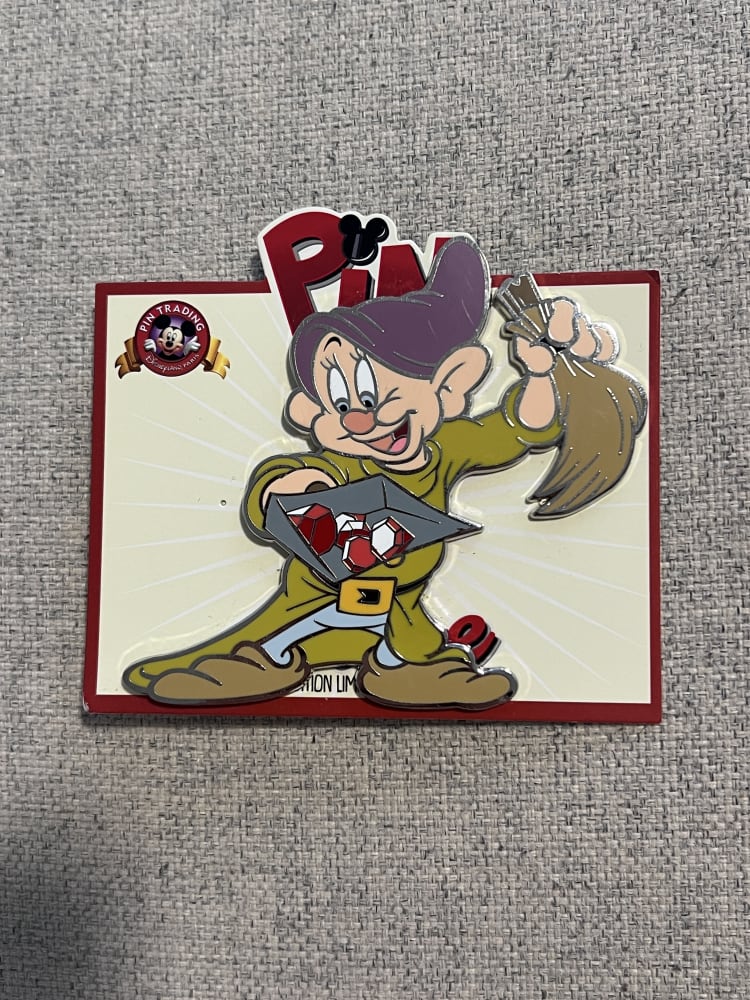Disneyland Paris Limited Edition Pin Trading Time Dopey Pin view 1
