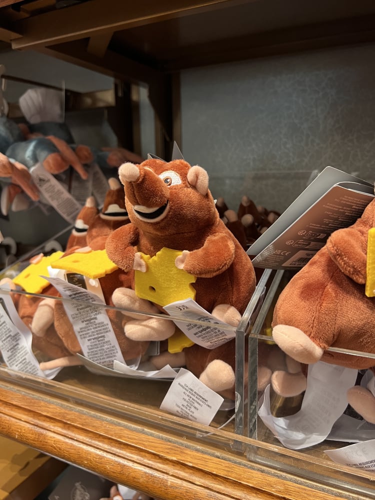 Disneyland Paris Ratatouille Emilie Shoulder Pal view 2