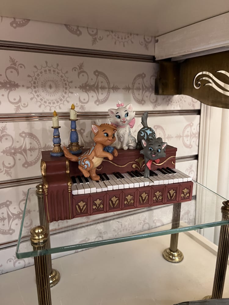 Disneyland Paris Jim Shore Aristocats Piano Marie Toulouse Berlioz Figurine view 2
