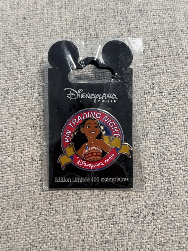 Disneyland Paris Limited Edition Pin Trading Night Moana Pin view 1
